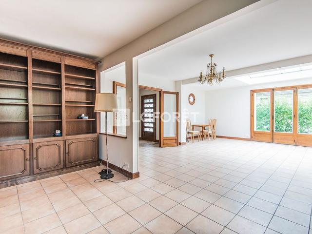 Tout savoir sur cette maison dans le quartier La Châtaigneraie La Feuillaume Sud, à La Celle Saint Cloud
