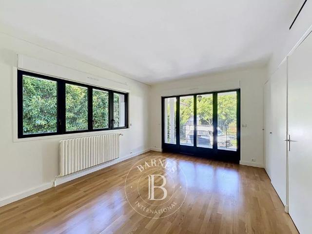 Tout savoir sur cette maison dans le quartier La Châtaigneraie La Feuillaume Sud, à La Celle Saint Cloud