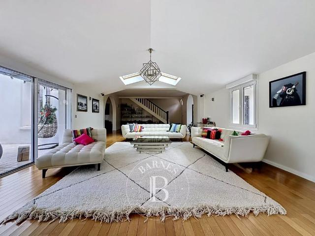 Tout savoir sur cette maison dans le quartier La Varenne, à Saint Maur des Fossés