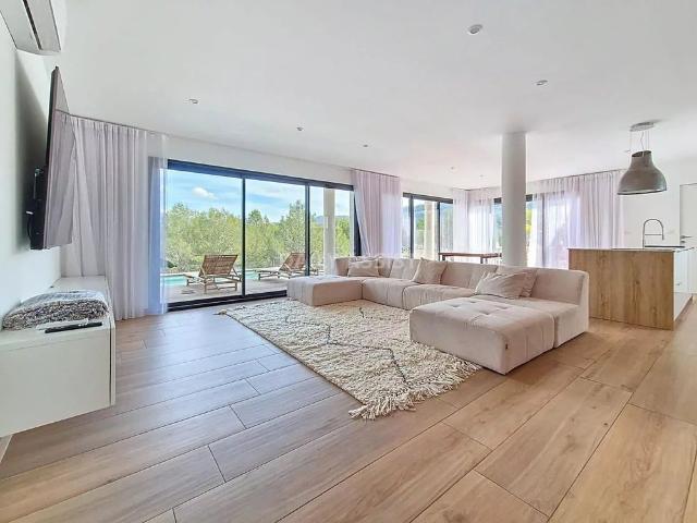 Tout savoir sur cette maison dans le quartier Le Charrel Camp Major Saint Mître, à Aubagne