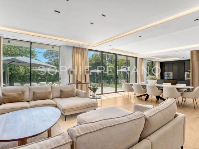 Tout savoir sur cette maison dans le quartier Les Colles Camp Lauvas Font de l'Orme, à Mougins