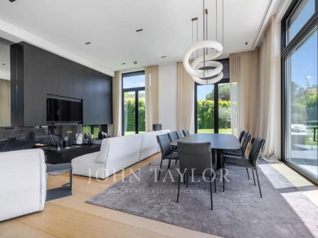 Tout savoir sur cette maison dans le quartier Les Colles Camp Lauvas Font de l'Orme, à Mougins