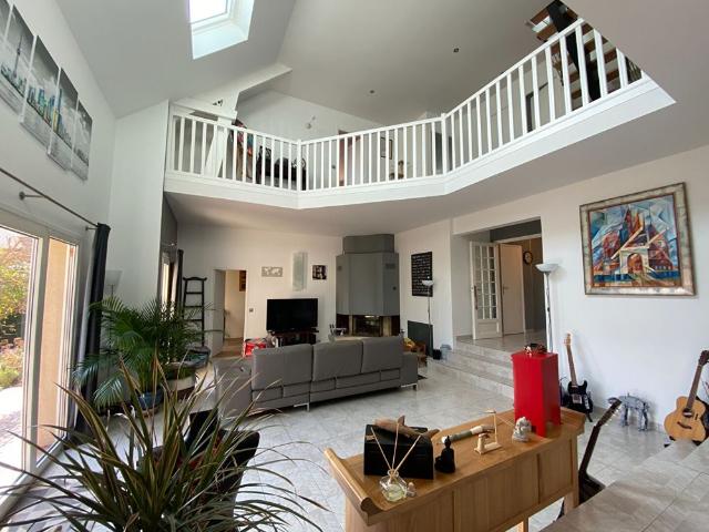 Tout savoir sur cette maison dans le quartier Nord Ouest, à Le Mesnil le Roi