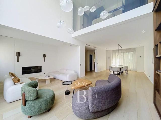 Tout savoir sur cette maison dans le quartier Saint James Général Koenig, à Neuilly sur Seine
