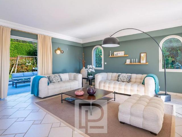 Tout savoir sur cette maison dans le quartier Saint Martin Le Miracle, à Mougins