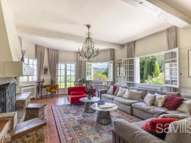 Tout savoir sur cette maison dans le quartier Sud, à Roquefort les Pins