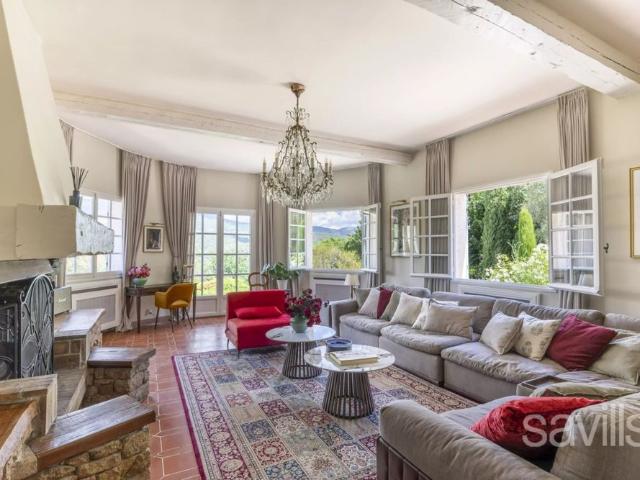Tout savoir sur cette maison dans le quartier Sud, à Roquefort les Pins
