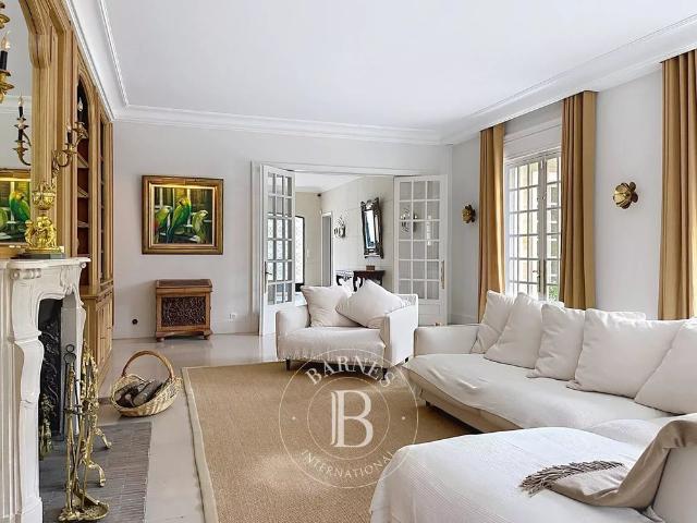 Tout savoir sur cette maison dans le quartier Parc de Sceaux, à Sceaux
