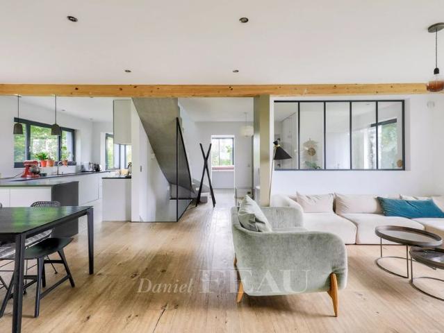 Tout savoir sur cette maison dans le quartier Plateau Mont Valérien, à Rueil Malmaison