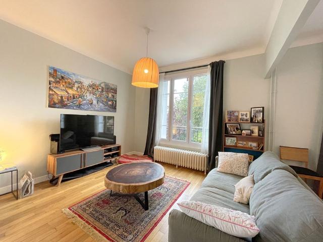 Tout savoir sur cette maison dans le quartier Plateau Ouest, à Suresnes