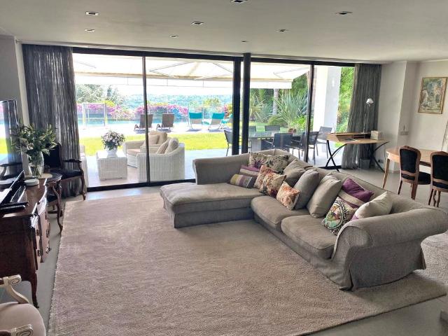 Tout savoir sur cette maison dans le quartier Route de Grasse, à Villeneuve Loubet
