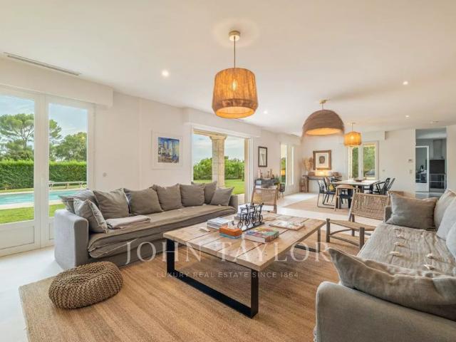 Tout savoir sur cette maison dans le quartier Valmasque Notre Dame de Vie, à Mougins