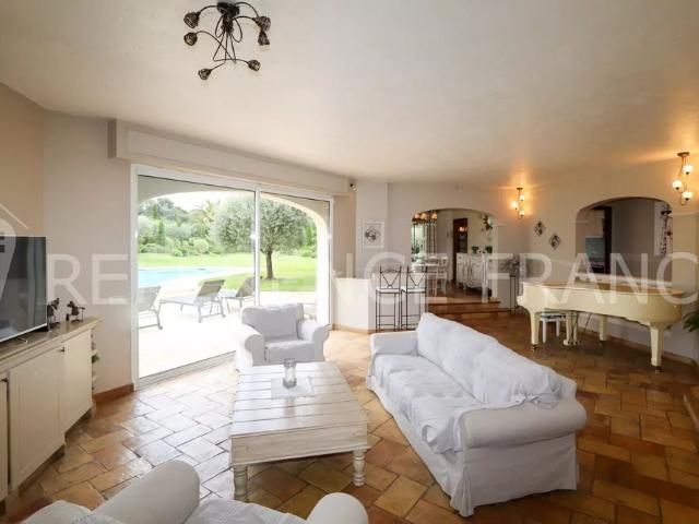Tout savoir sur cette maison dans le quartier Valmasque Notre Dame de Vie, à Mougins