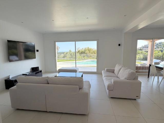 Tout savoir sur cette maison dans le quartier Village Cros de Caste Coupiere Mont Gros, à Roquebrune Cap Martin