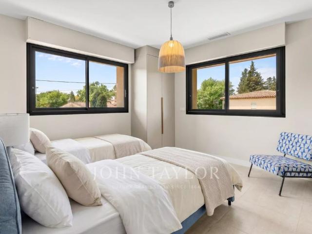 Tout savoir sur cette maison dans le quartier Village Le Val Cabrieres, à Mougins