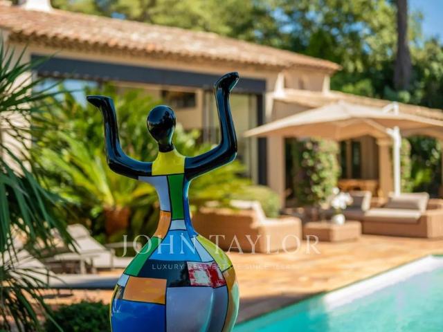 Tout savoir sur cette maison dans le quartier Village Le Val Cabrieres, à Mougins