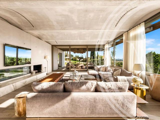 Tout savoir sur cette maison dans le quartier Village Le Val Cabrieres, à Mougins