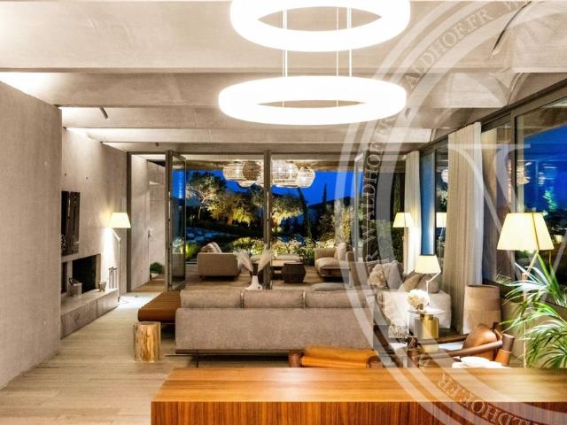 Tout savoir sur cette maison dans le quartier Village Le Val Cabrieres, à Mougins