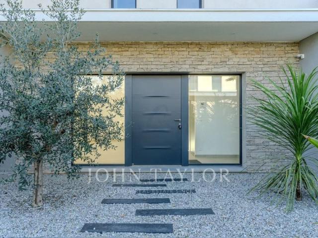 Tout savoir sur cette maison dans le quartier Village Le Val Cabrieres, à Mougins