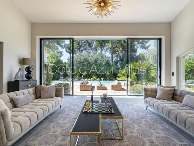 Tout savoir sur cette maison dans le quartier Village Le Val Cabrieres, à Mougins