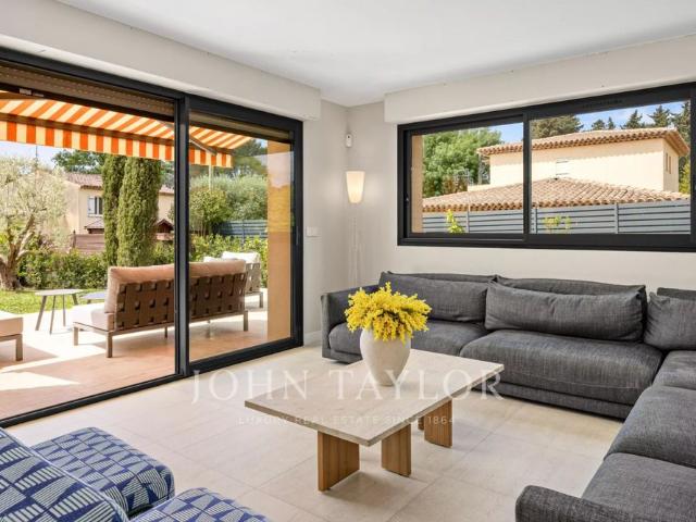 Tout savoir sur cette maison dans le quartier Village Le Val Cabrieres, à Mougins
