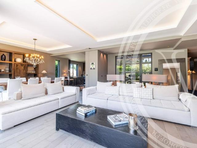 Tout savoir sur cette maison dans le quartier Village Le Val Cabrieres, à Mougins