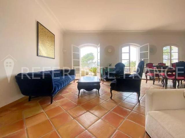 Tout savoir sur cette maison dans le quartier Village Le Val Cabrieres, à Mougins