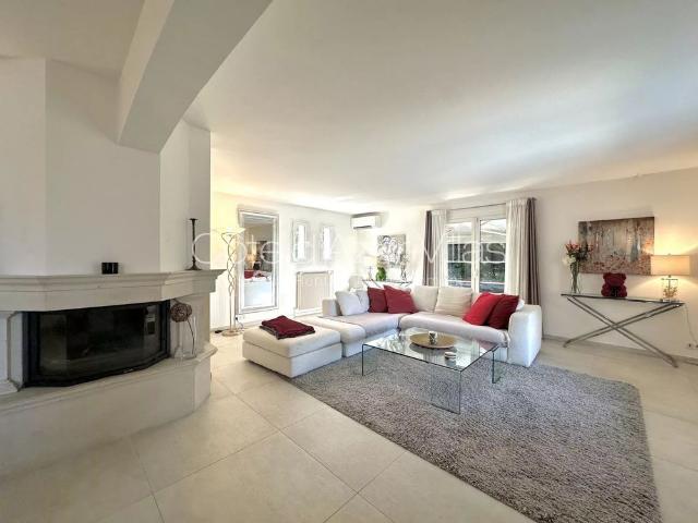 Tout savoir sur cette maison dans le quartier Village Le Val Cabrieres, à Mougins