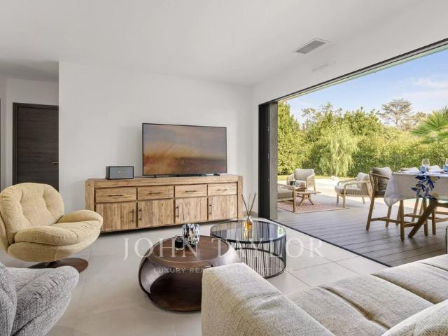 Tout savoir sur cette maison dans le quartier Village Le Val Cabrieres, à Mougins