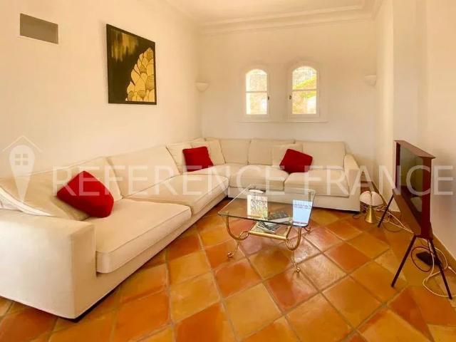 Tout savoir sur cette maison dans le quartier Village Le Val Cabrieres, à Mougins