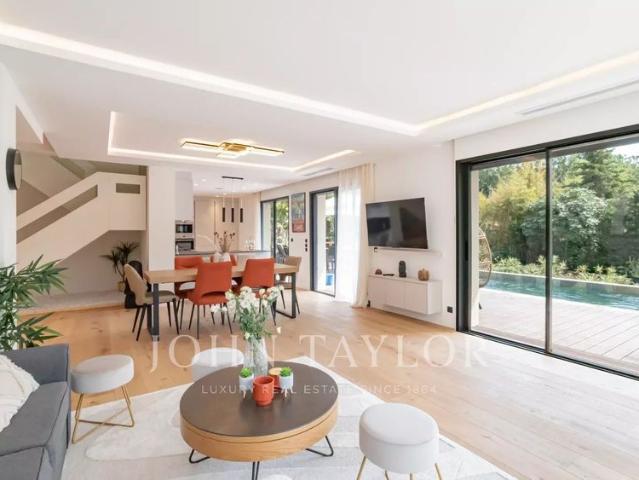 Tout savoir sur cette maison dans le quartier Village Le Val Cabrieres, à Mougins