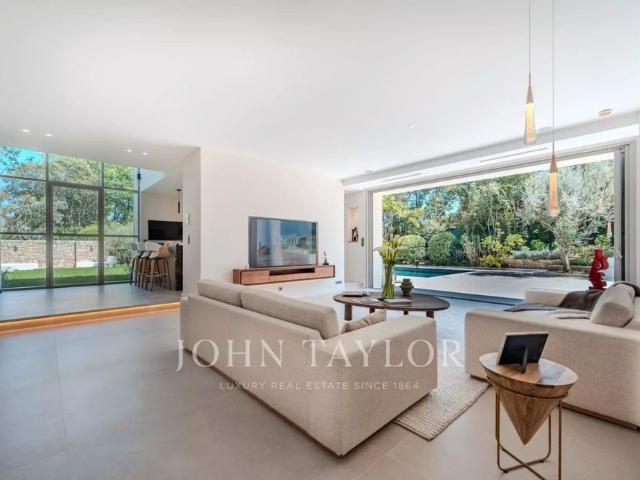 Tout savoir sur cette maison dans le quartier Village Le Val Cabrieres, à Mougins