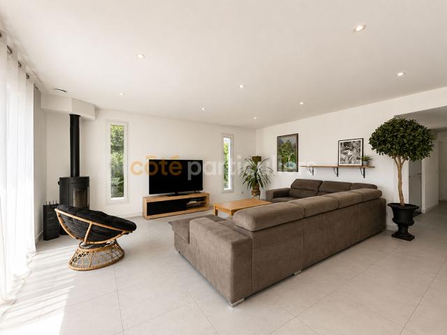 TOUVOIS MAISON DE PLAIN PIED 135 M2 HABITABLES CALME 3 CHAMBRES MAISON FAMILIALE