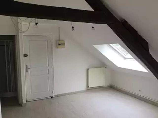 Toucy 89130 Location appartement 2 pièces t2 au dernier étage