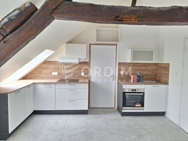 toucy, bel appartement f2 proche centre ville