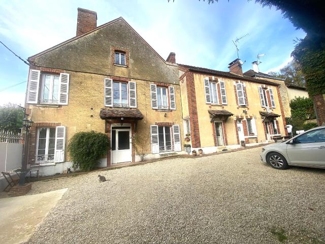 TOUCY Charmante maison ancienne permettant un projet en maison d'habitation principale, secondaire, chambres d
