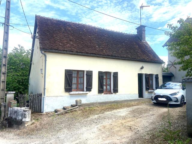 Toucy, Maison ancienne de 72 m2 avec un jardin et terrain at. 72m² Toucy