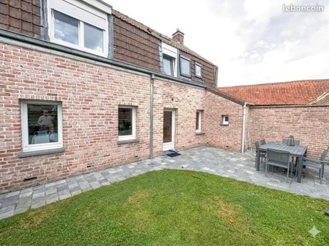 Toufflers large maison semi flamande individuelle