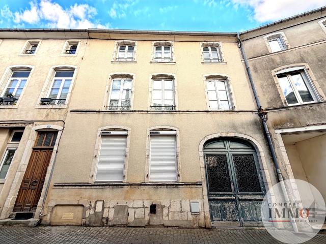 TOUL Immeuble de rapport 10 logements Garages Entièrement loué