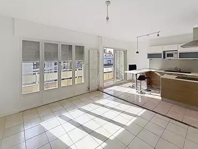 Toulon 83000 Achat / Vente appartement 3 pièces t3 terrasse cave