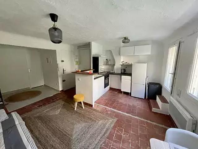 Toulon 83000 Location appartement 2 pièces t2 au dernier étage