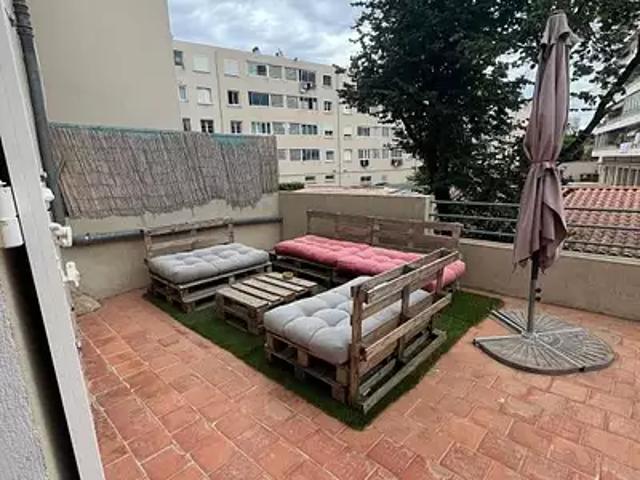 Toulon 83000 Location appartement 2 pièces t2 terrasse