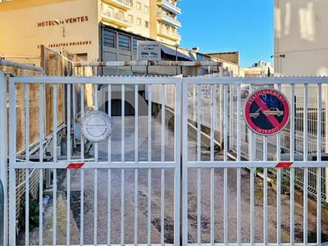 Toulon 83000 Location parking
