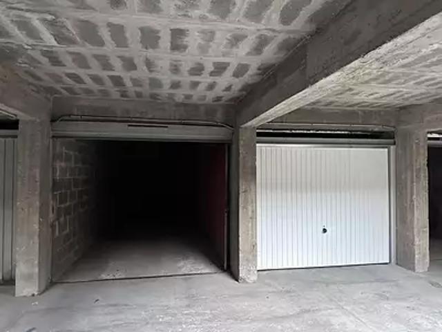 Toulon 83000 Location parking