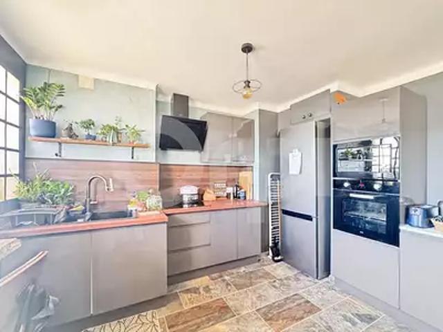 Toulon 83100 Achat / Vente appartement 2 pièces t2 cave balcon