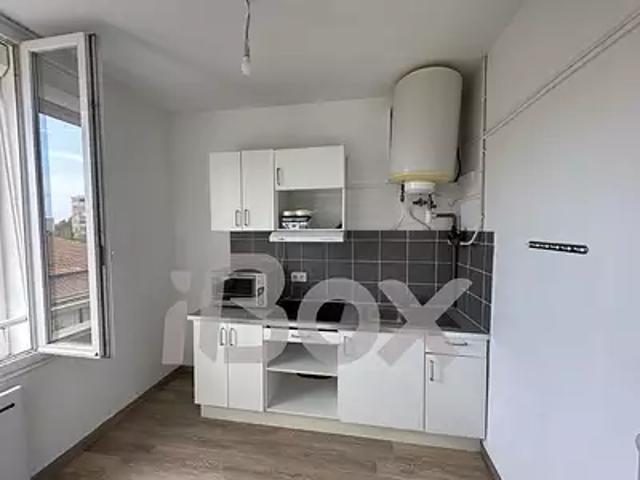 Toulon 83100 Achat / Vente appartement 2 pièces t2 au dernier étage