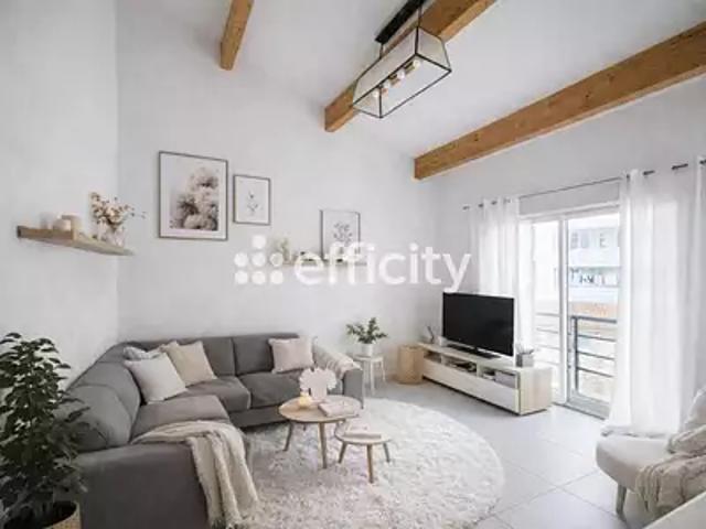 Toulon 83200 Achat / Vente appartement 2 pièces t2 au dernier étage balcon