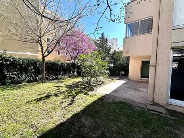 Toulon 83200 Achat / Vente divers 3 pièces