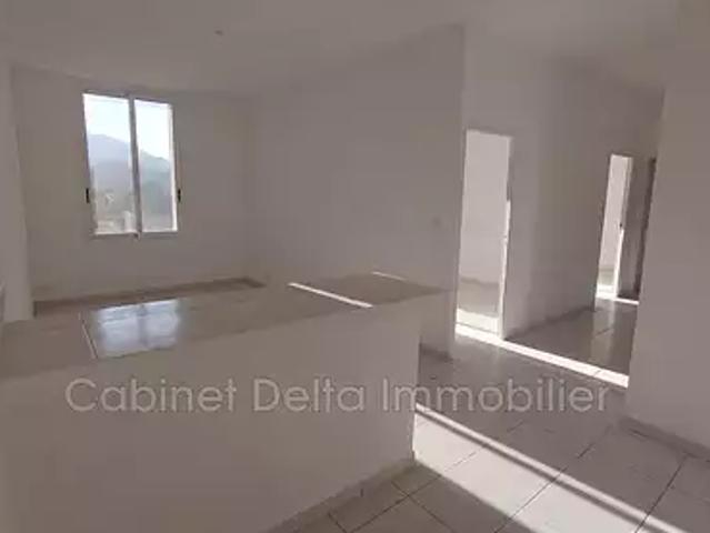 Toulon 83200 Location appartement 3 pièces t3 au dernier étage