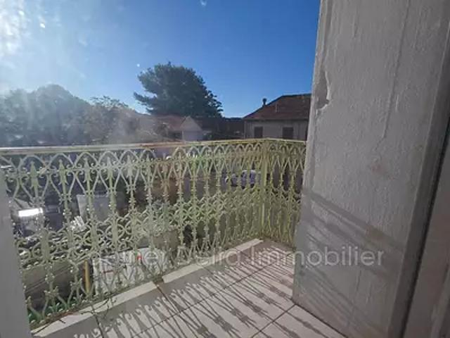 Toulon 83200 Location appartement 3 pièces t3 au dernier étage